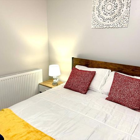 Comfy Studio Flat And Workspace Near Ashton-U-Lyne Station Стейлібрідж Екстер'єр фото
