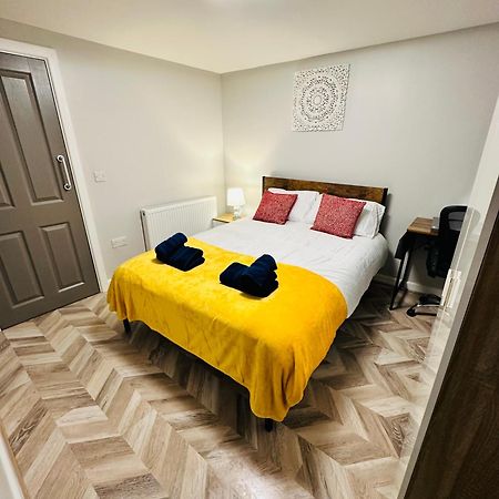 Comfy Studio Flat And Workspace Near Ashton-U-Lyne Station Стейлібрідж Екстер'єр фото