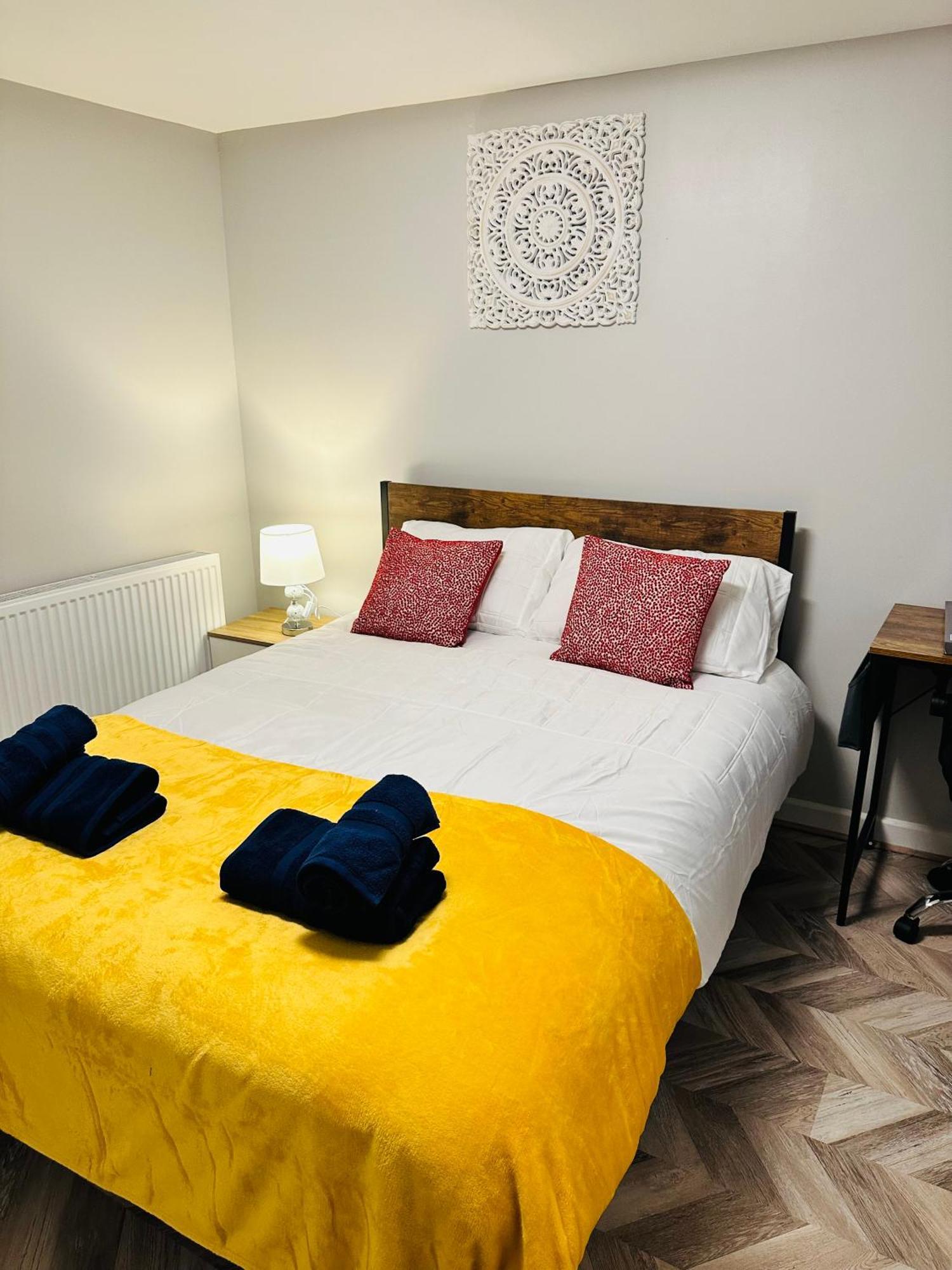 Comfy Studio Flat And Workspace Near Ashton-U-Lyne Station Стейлібрідж Екстер'єр фото
