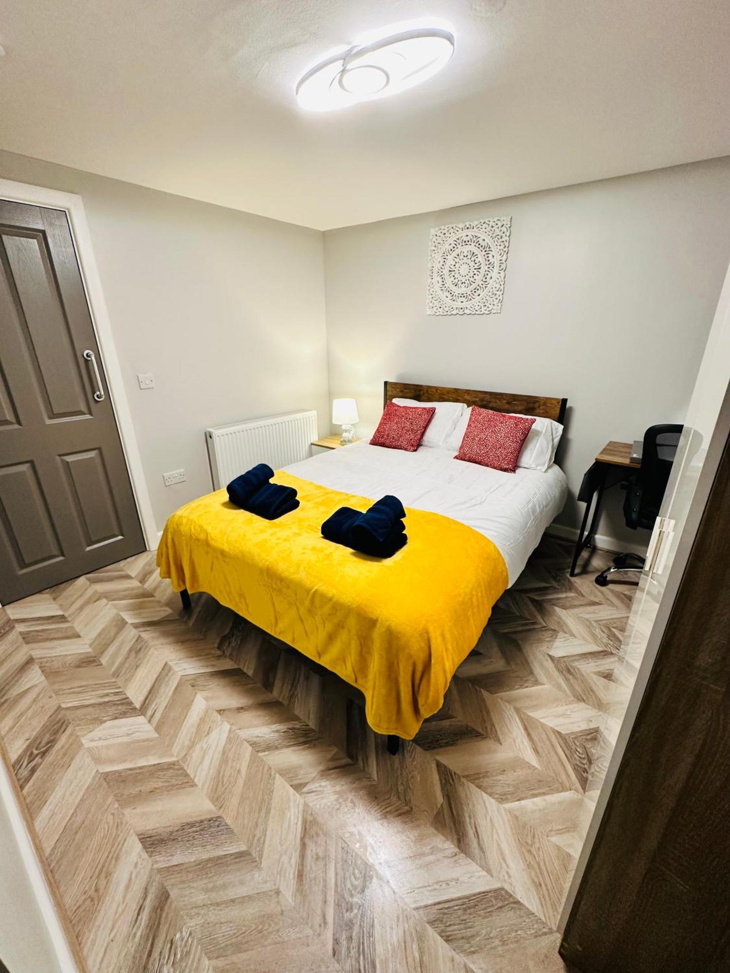 Comfy Studio Flat And Workspace Near Ashton-U-Lyne Station Стейлібрідж Екстер'єр фото