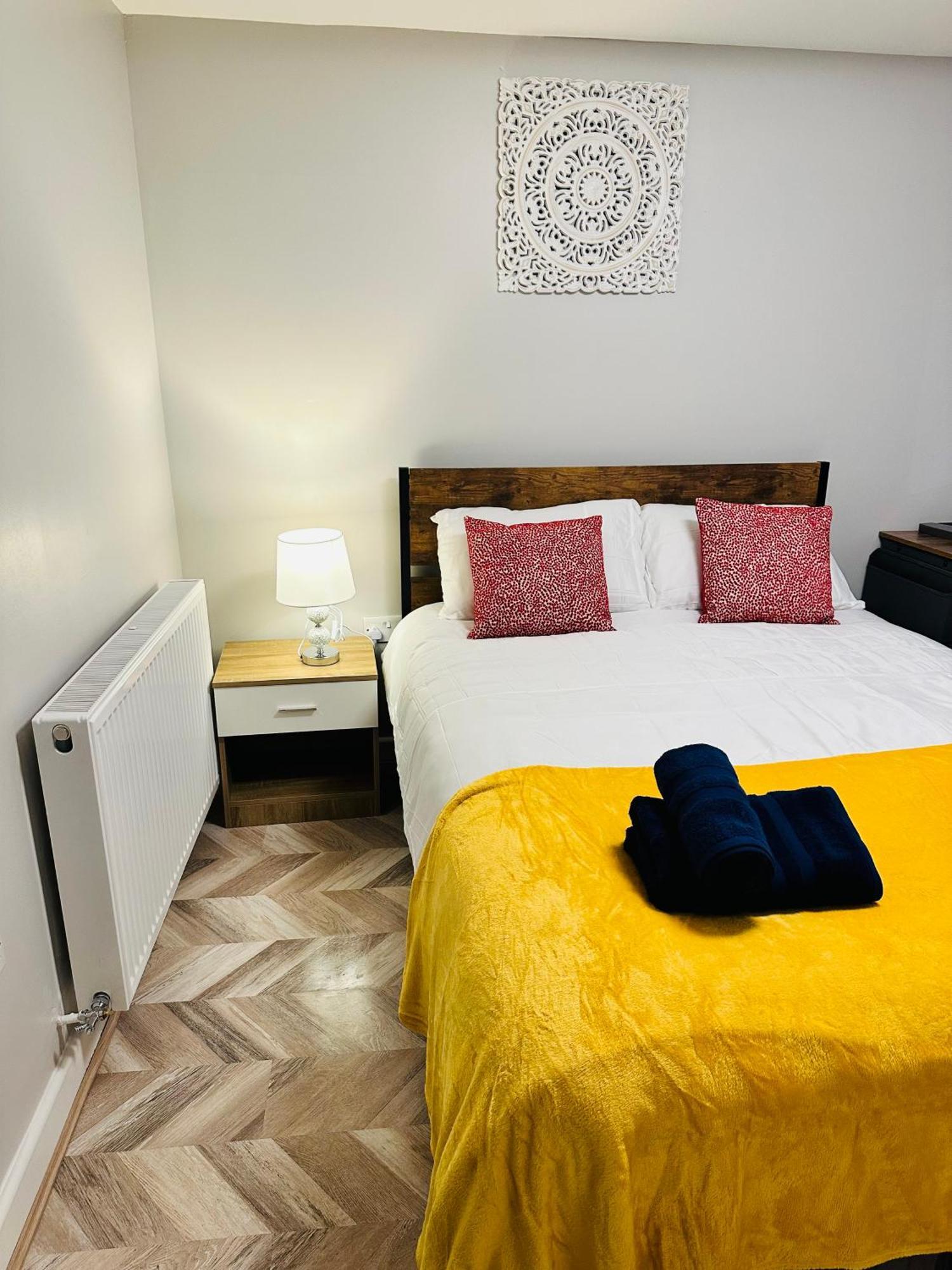 Comfy Studio Flat And Workspace Near Ashton-U-Lyne Station Стейлібрідж Екстер'єр фото